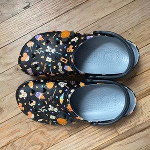 NWOT Disney Halloween Crocs
